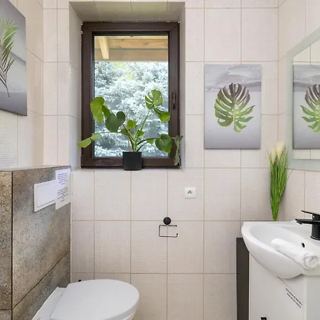 Forest W Poblizu Suntago Villa