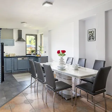 Forest W Poblizu Suntago Villa Krzyzowka (Zyrardow)